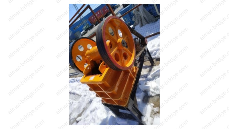  Щёковая дробилка PE150x250 (1)